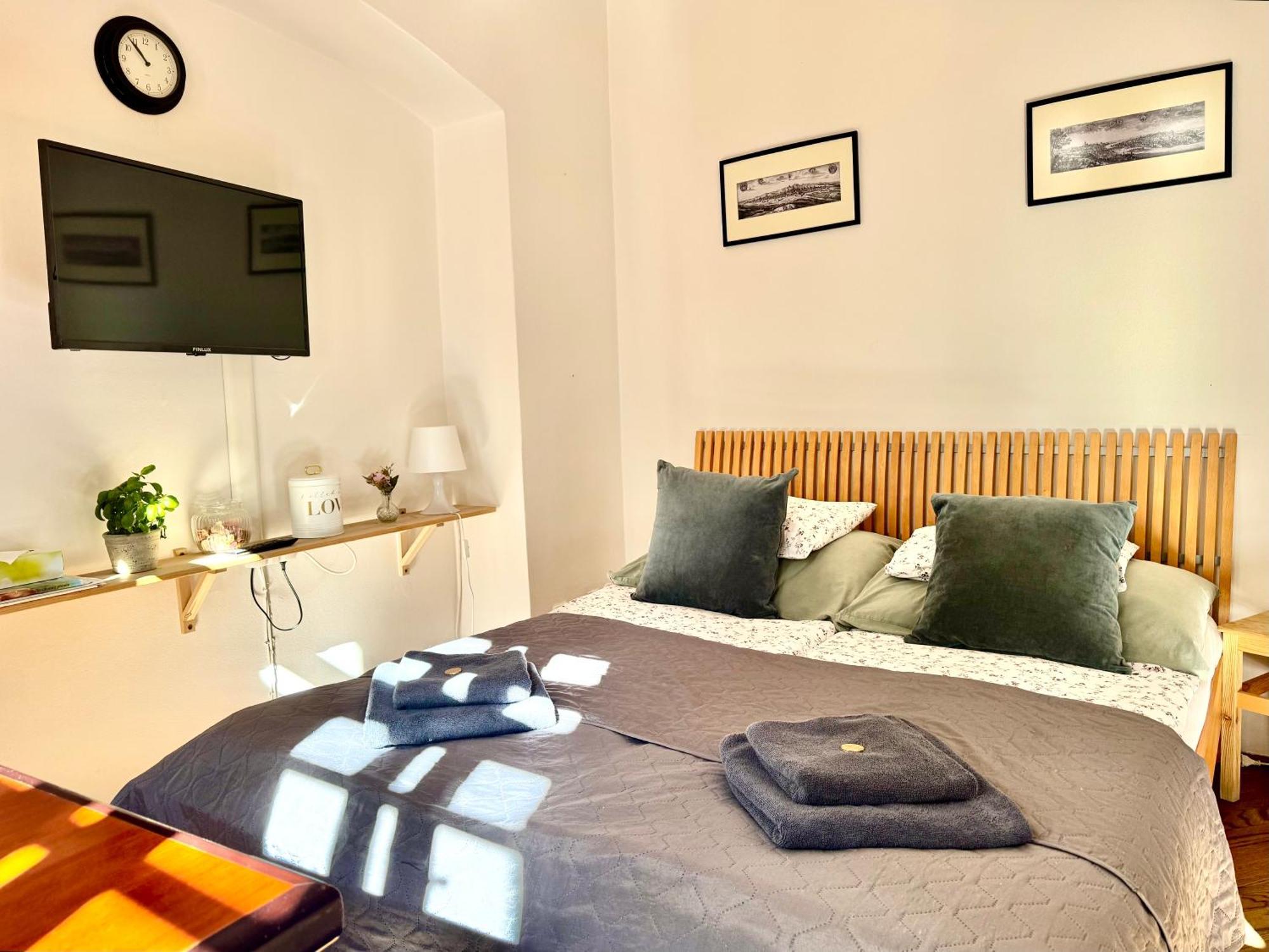 Appartement Nerudova 36 *